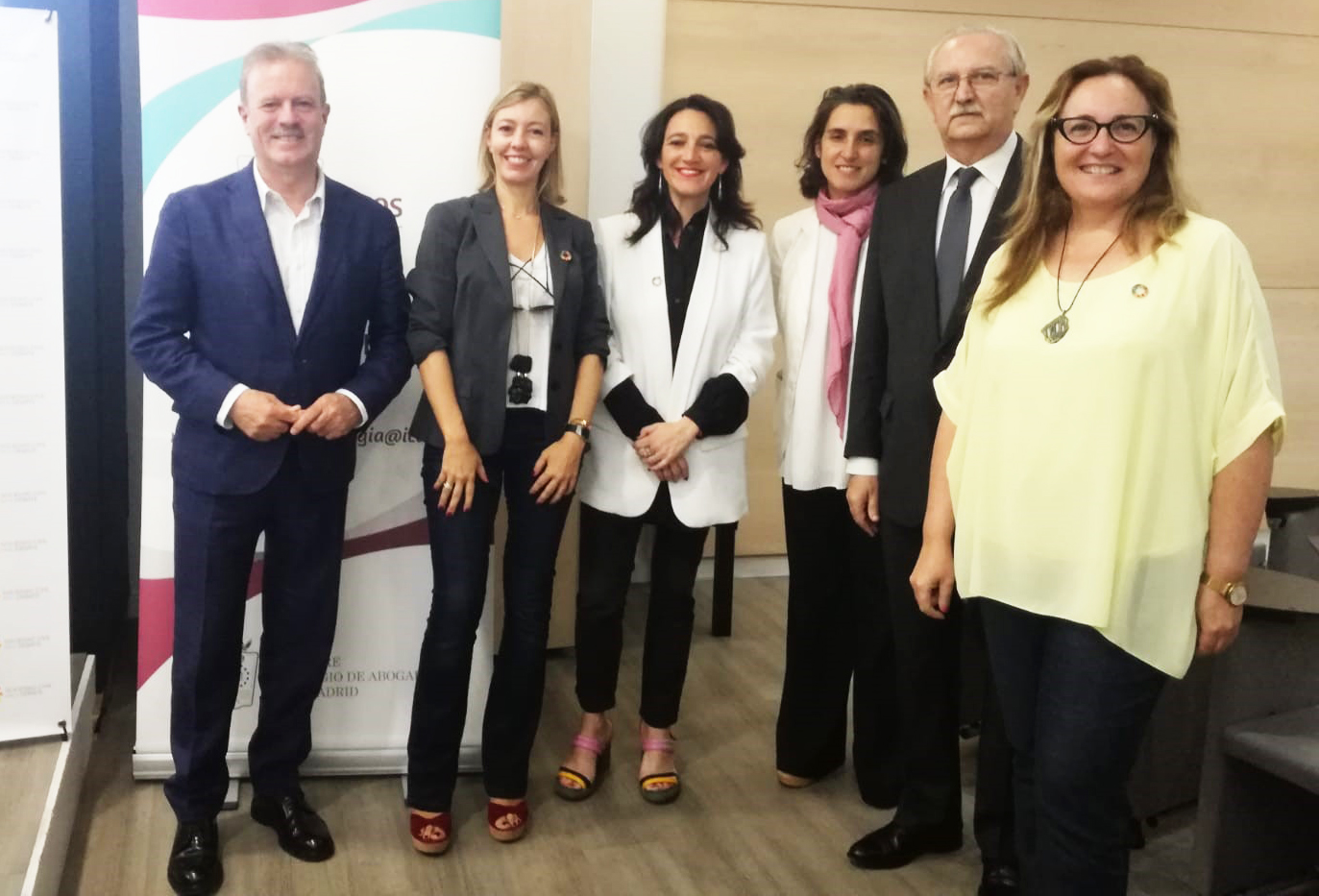 FOTO FAMILIA DEBATE OCTUBRE 2019 copia
