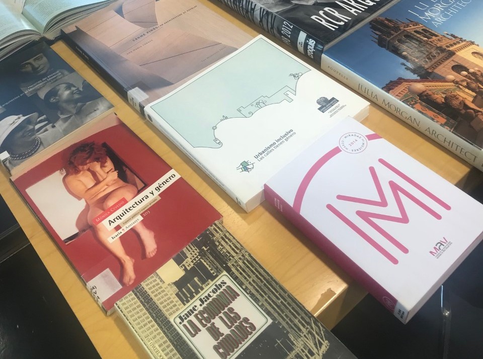 STAND BIBLIORECORTADO 9345