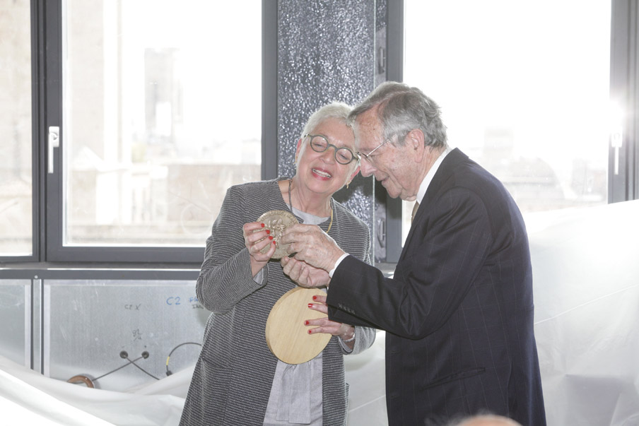Entrega Medalla d Or Rafael Moneo peque y rrss