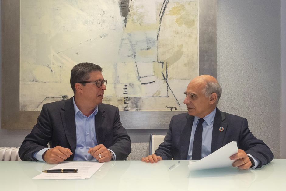 Firma de acuerdo con equipo de Gobierno del CSCAE 009 copia